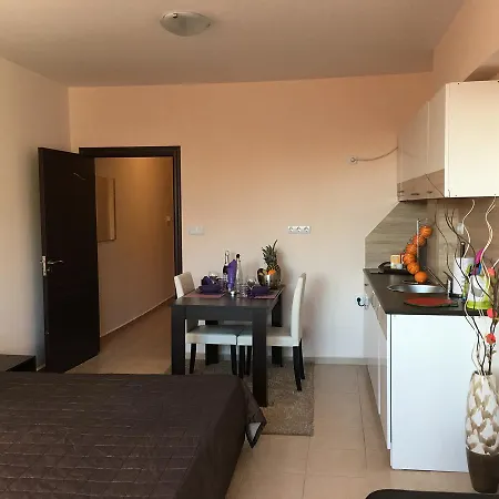 Premium Suites Apartmanhotel 3*