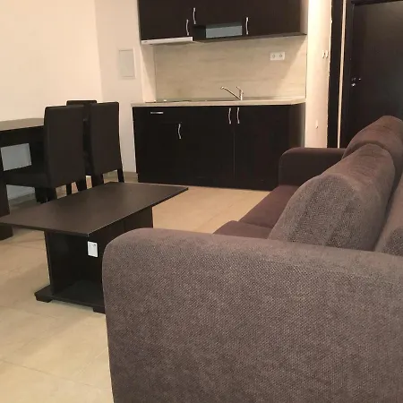 Premium Suites Aparthotel 3*